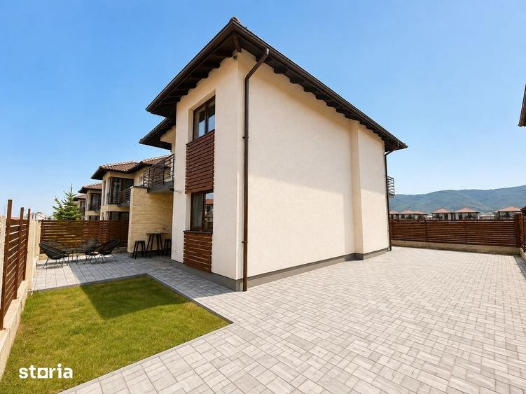 Casă cu 4 camere cu Teren 250 Mp în IAR