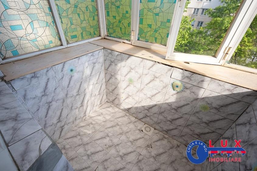 Apartament cu 2 camere decomandat în Neptun