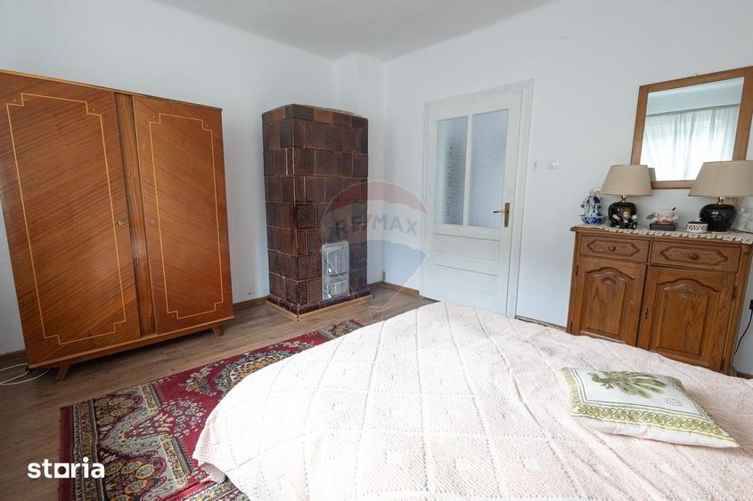Casă cu 6 camere cu Teren 500 Mp în Băi