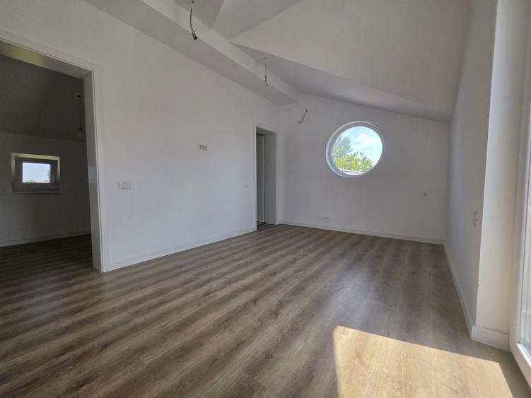 Casă individuală cu 5 camere cu Teren 550 Mp în Berceni