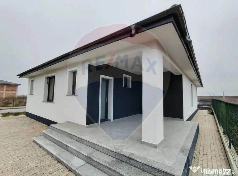 Casă cu 4 camere cu Teren 500 Mp în Vânători