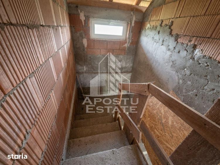 Casă cu 4 camere cu Teren 1439 Mp în Central
