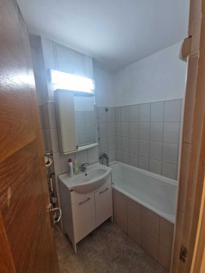 Garsoniera de inchiriat. Lacul Tei, 3 min. parcul Circului, Str. Zambilelor - 1