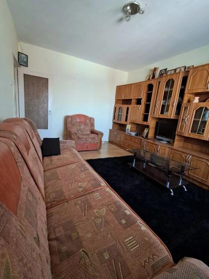 Apartament cu 3 camere decomandat în Frumoasa