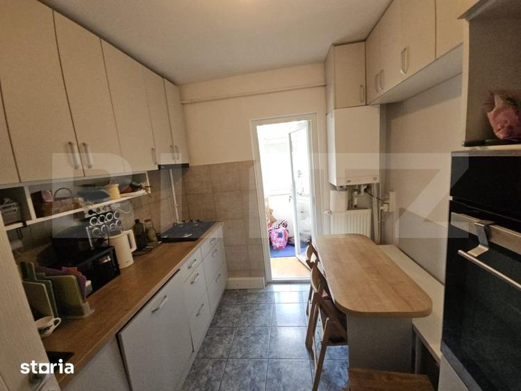 Apartament cu 3 camere decomandat, mobilat în Galata