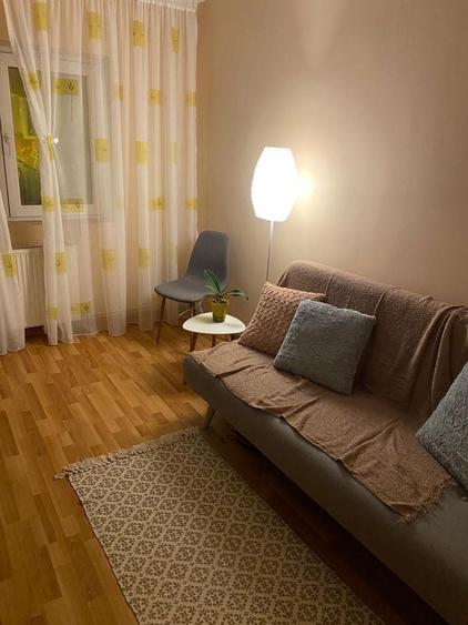 Apartament cu 3 camere decomandat în Astra