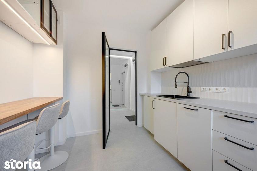 Apartament cu 3 camere semidecomandat în Floreasca
