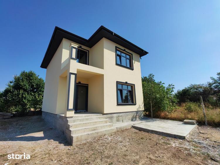 Casă cu 4 camere cu Teren 200 Mp în Lumina