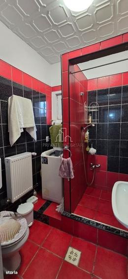 Casă cu 2 camere decomandat în Angofa