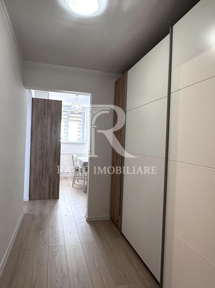 Apartament cu 2 camere decomandat, mobilat în Central