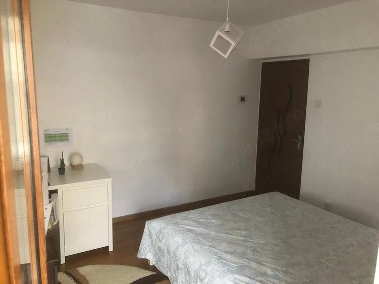 Apartament cu 3 camere decomandat în Păcurari