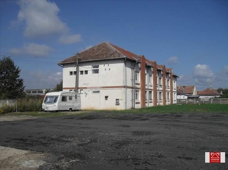 Spațiu industrial, de 7,000 mp, în Sânnicolau Mic