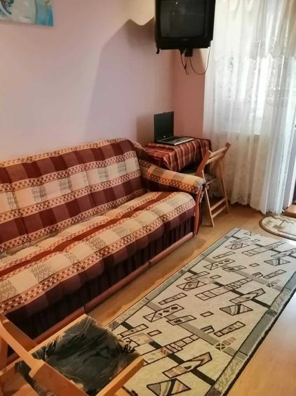 Apartament cu 4 camere decomandat în Coman