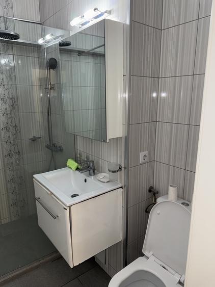 Apartament cu 2 camere decomandat, mobilat în Universitate