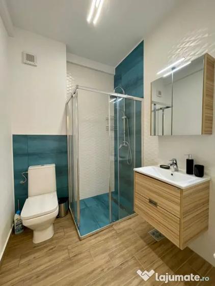 Apartament cu 3 camere semidecomandat în Nord