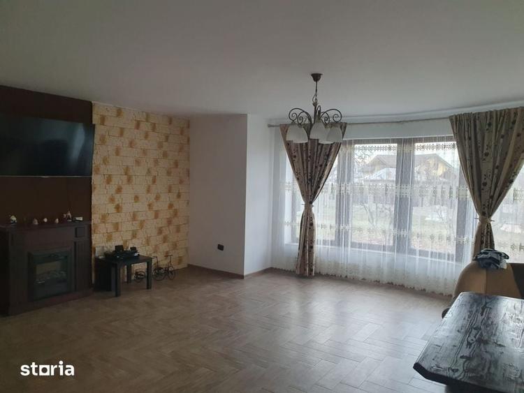 Casă cu 5 camere cu Teren 2200 Mp în Târgșoru Vechi