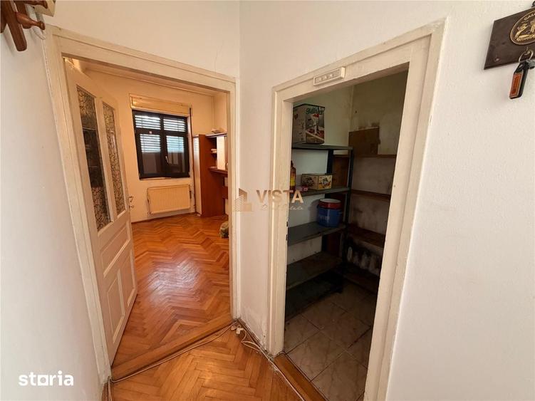 Casă cu 6 camere cu Teren 680 Mp în Aurel Vlaicu