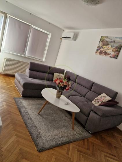 Apartament cu 3 camere decomandat, mobilat în Vasile Aaron