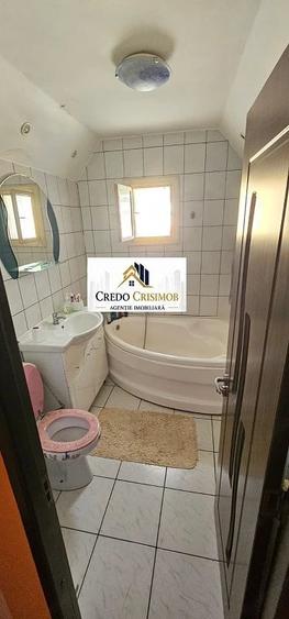 Apartament cu 3 camere decomandat în Micro IV