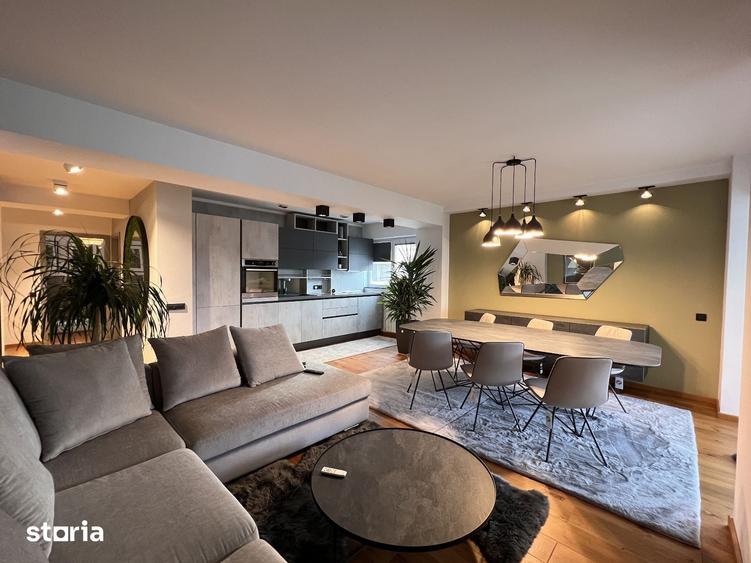 Apartament cu 3 camere decomandat în Centrul Istoric