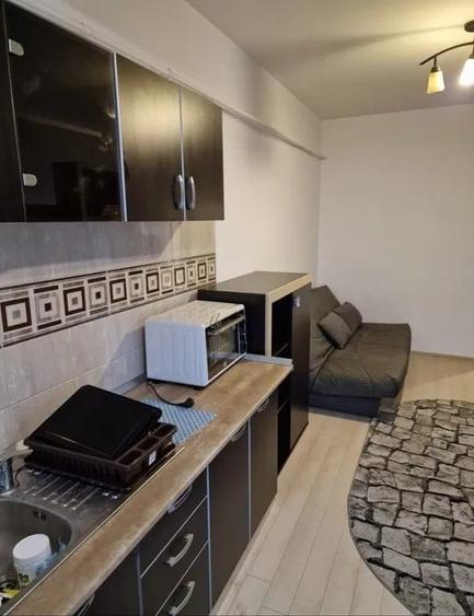 Apartament cu 2 camere semidecomandat în Mihai Bravu