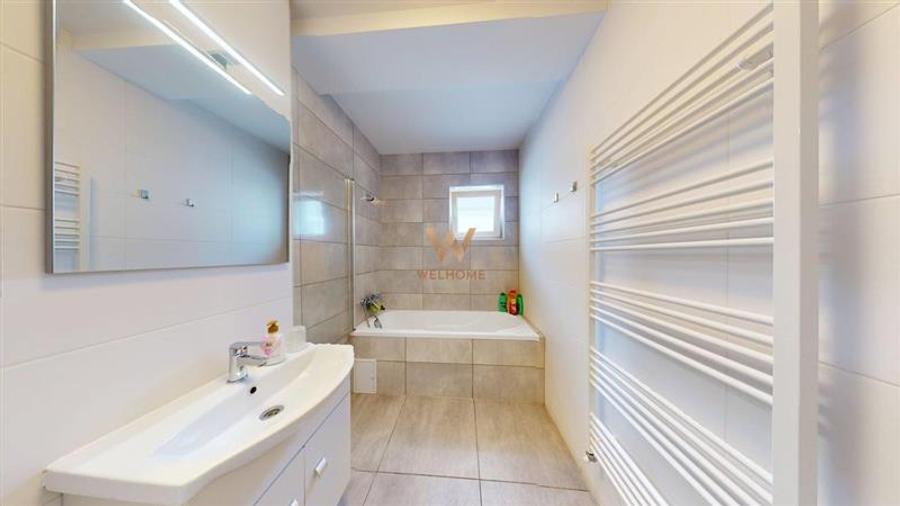 Apartament cu 3 camere decomandat în Piața Cluj