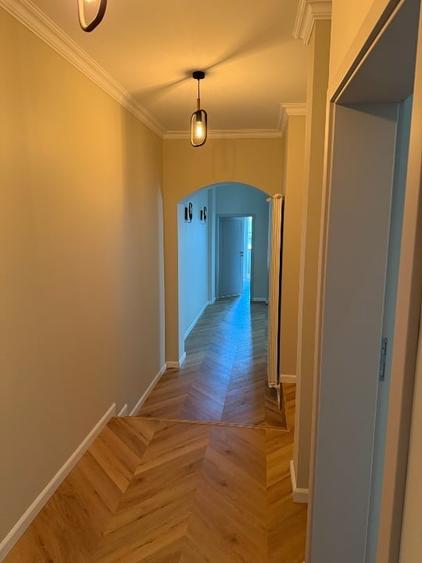 Apartament cu 3 camere decomandat în Tineretului