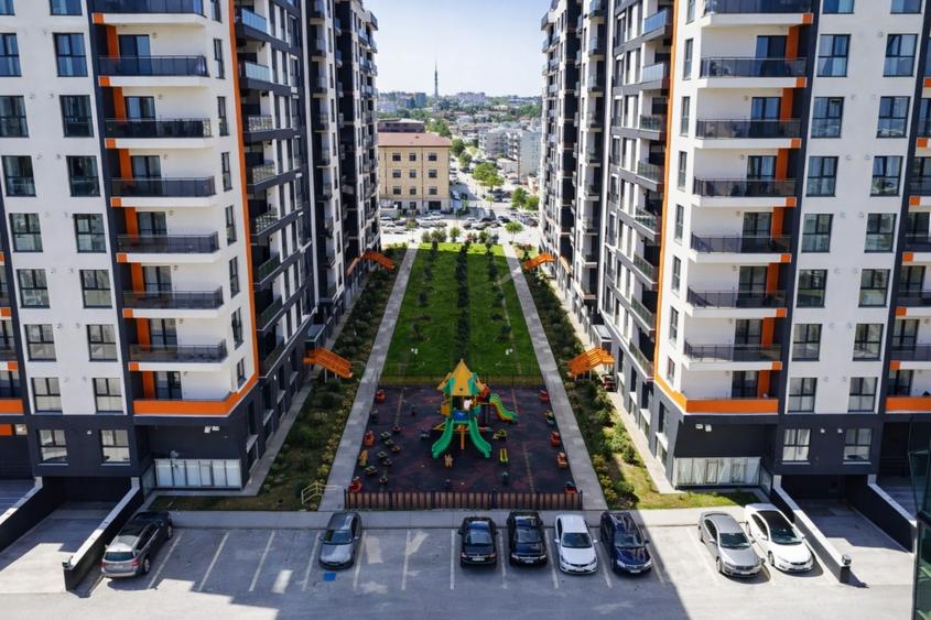 Apartament cu 3 camere decomandat în Energia
