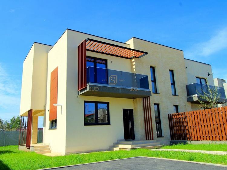 Duplex cu 4 camere cu Canalizare în Vidra