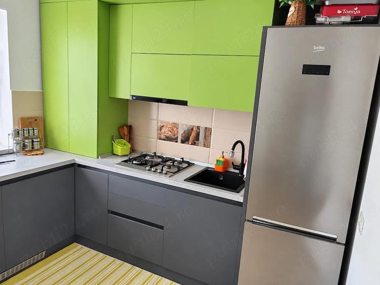 Apartament cu 2 camere decomandat în Tractorul