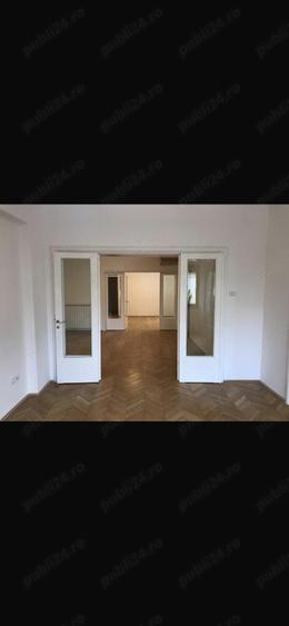Apartament cu 5 camere semidecomandat în Amzei