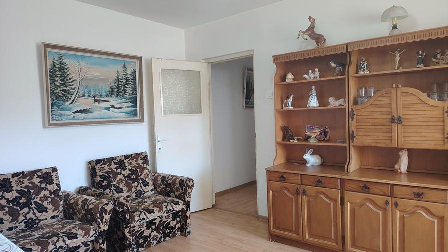 Apartament cu 3 camere semidecomandat în Frumușița