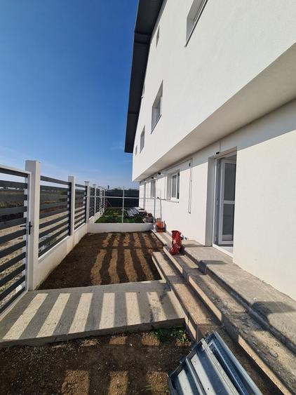 Duplex cu 4 camere cu Canalizare în Vidra