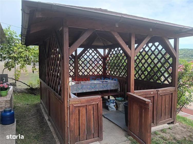 Casă cu 4 camere în Rediu