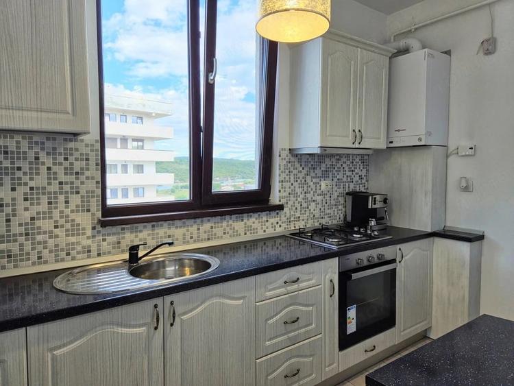 Apartament cu 3 camere decomandat în Căzănești (Râmnicu Vâlcea)