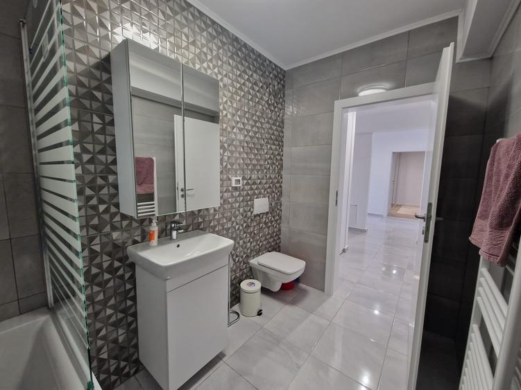 Apartament cu 2 camere decomandat în Tomis Plus