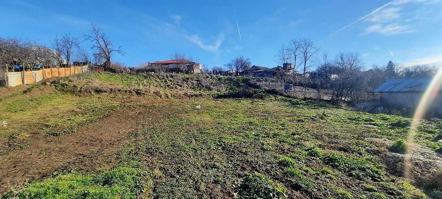 Teren de 1505 mp, în Greaca