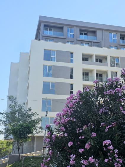 Apartament cu 3 camere decomandat în Vitan