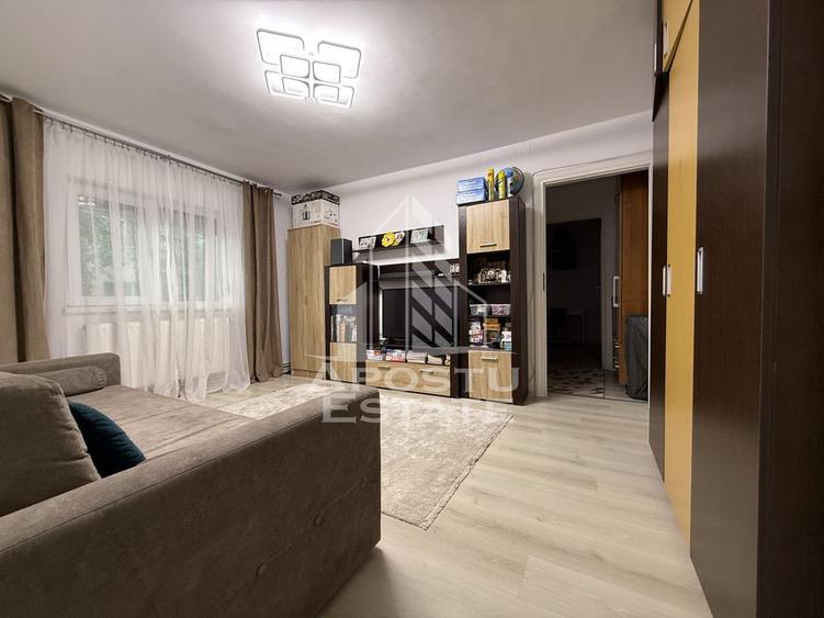 Apartament cu 2 camere semidecomandat, mobilat în Buziașului