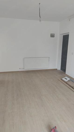 Apartament cu 3 camere semidecomandat în Apahida