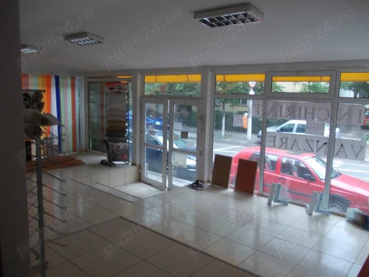 Spațiu comercial, de 100 mp, în Micro 17