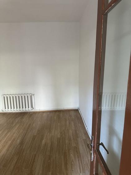 Casă cu 2 camere decomandat în Iris
