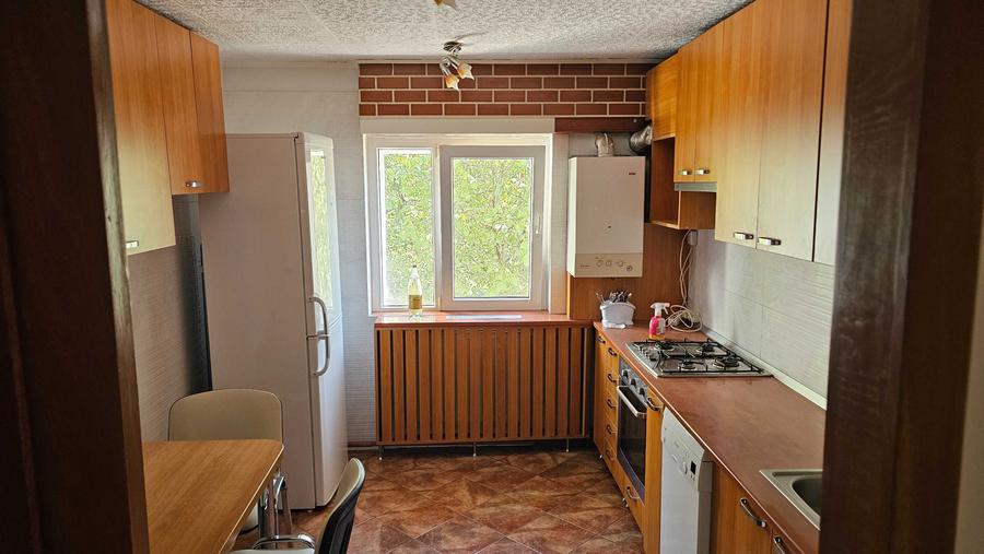 Apartament cu 4 camere decomandat în Zorilor