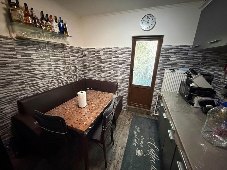 Apartament cu 2 camere decomandat, mobilat în Poarta 6