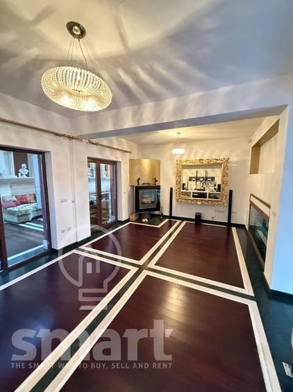 Duplex cu 12 camere cu Canalizare în Central