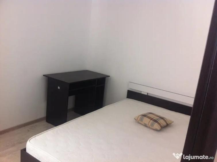 Apartament cu 3 camere semidecomandat în George Enescu