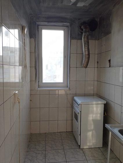Apartament cu 4 camere semidecomandat în Drumul Taberei