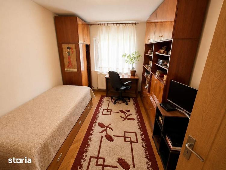 Apartament cu 3 camere decomandat în Central