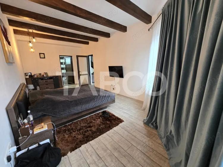 Apartament cu 4 camere decomandat, mobilat în Central