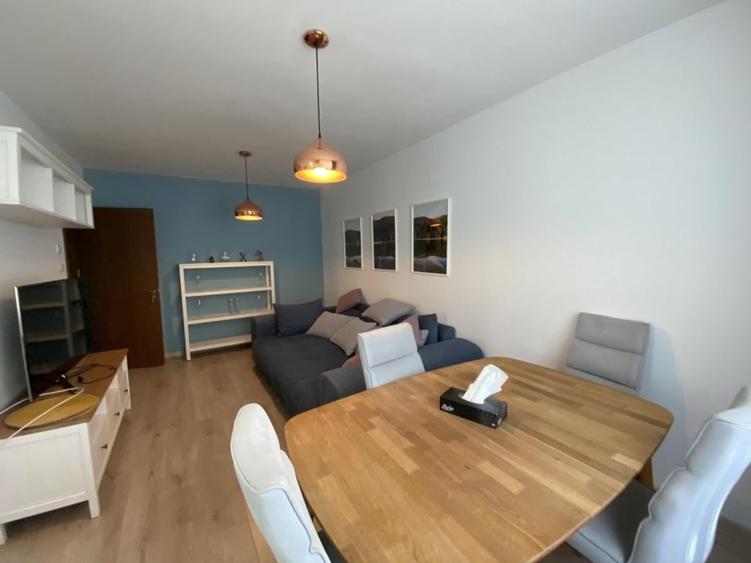 Apartament cu 3 camere decomandat în Olteniței
